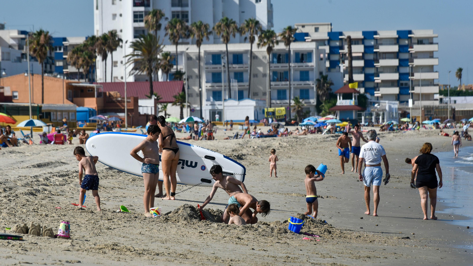 Las fotos de una tarde sol y playa en Algeciras