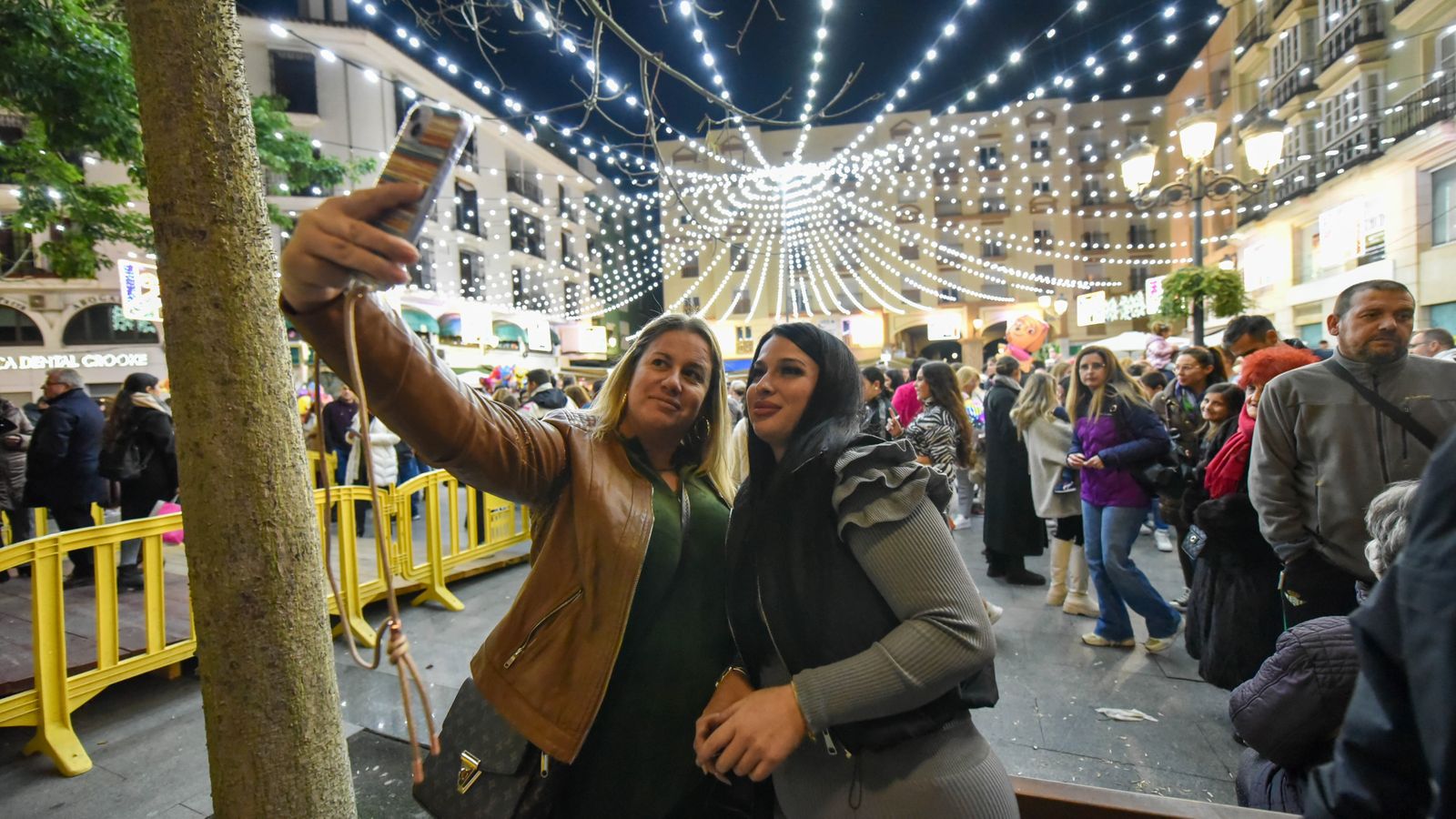 El encendido del alumbrado de Navidad en La Línea, en imágenes