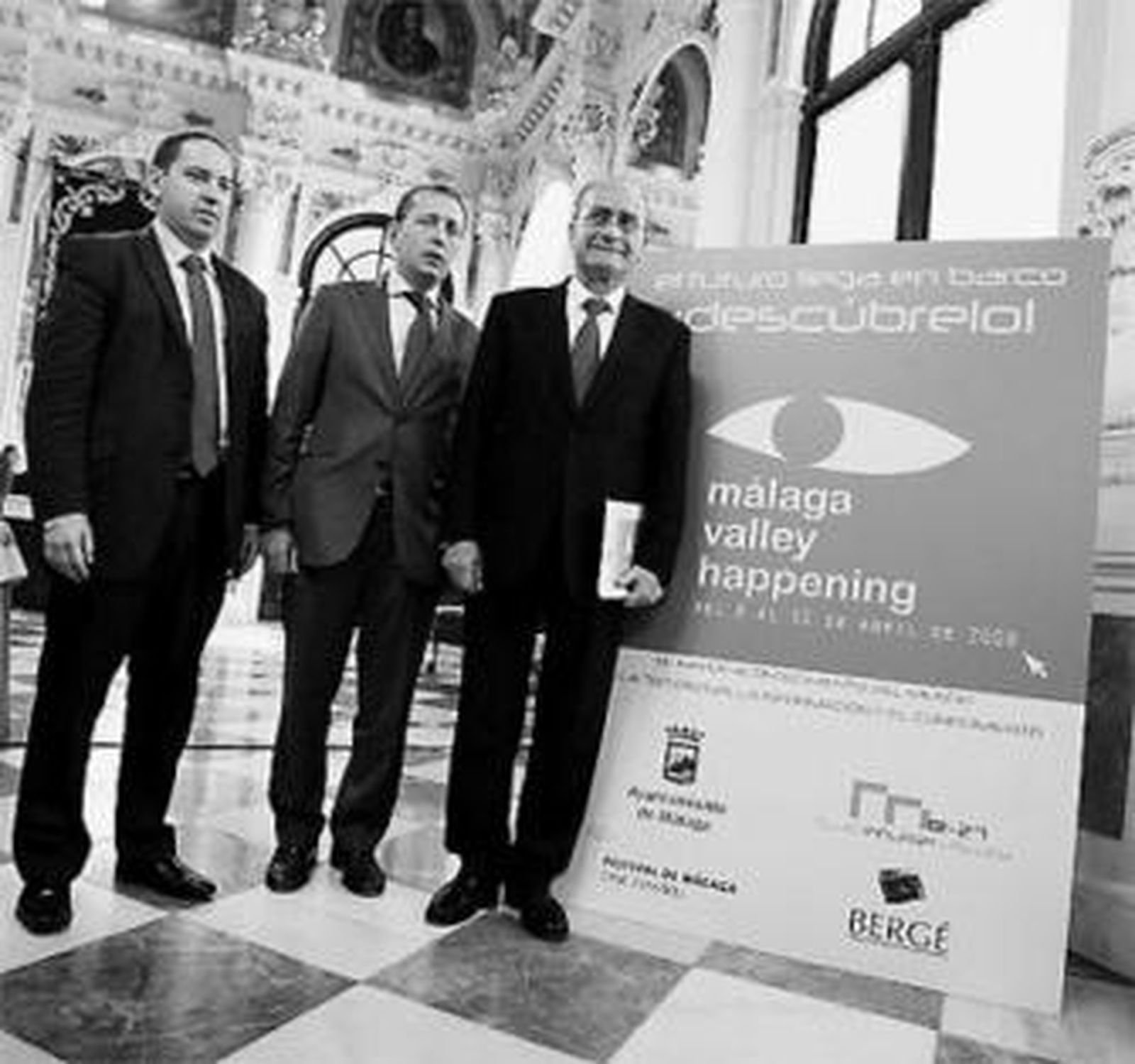 Francisco Salas, a la izquierda, es el concejal de Nuevas Tecnologías.