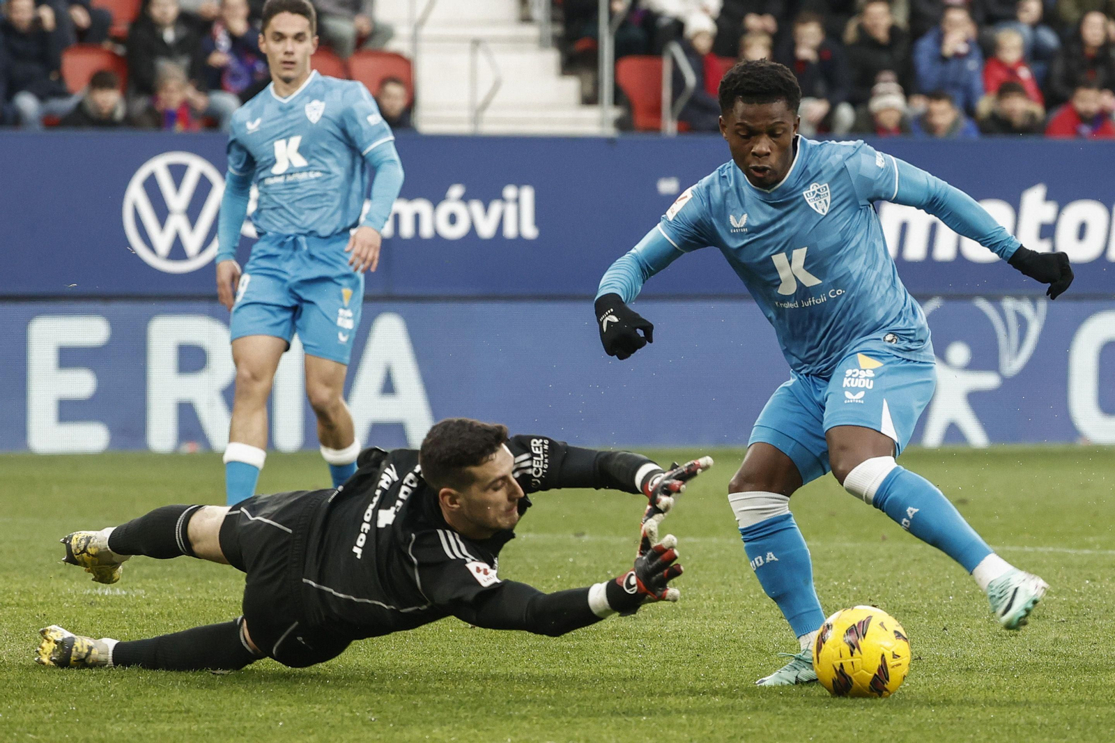 Ramazani tuvo esta clara ocasión para el 0-1 a los 4 minutos de juego