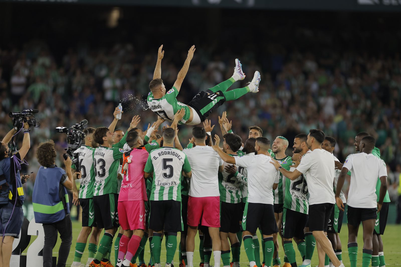Fotos de la celebración de despedida como jugador del Betis