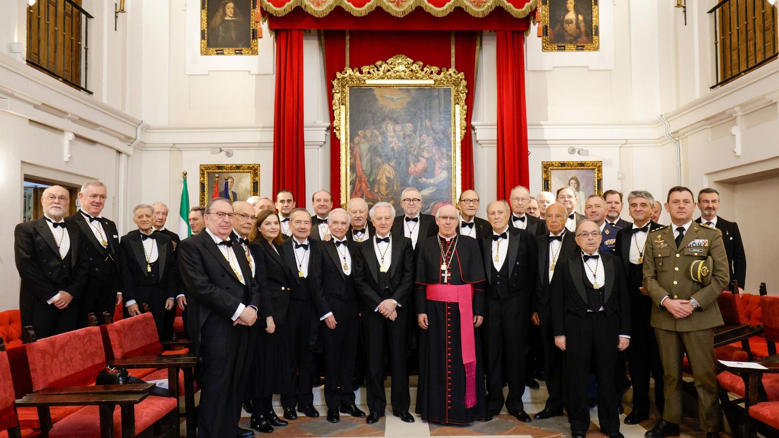 Foto de familia de la Academia de Medicina y Cirugía de Sevilla.