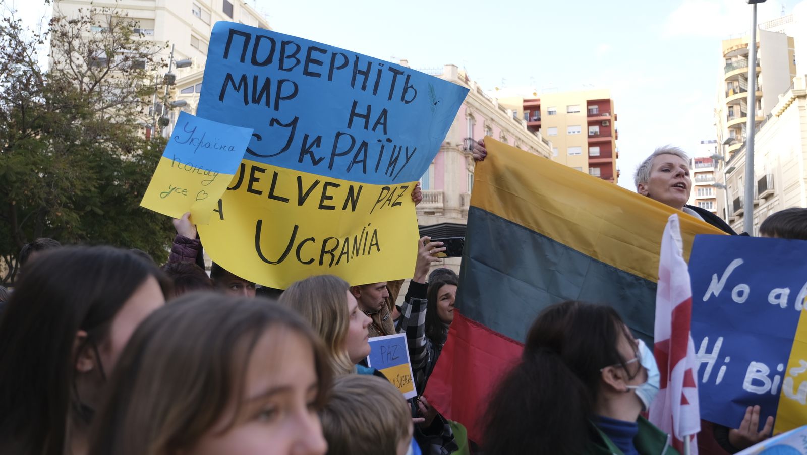 Fotogalería de las protestas contra la invasión rusa en Ucrania. Almería.