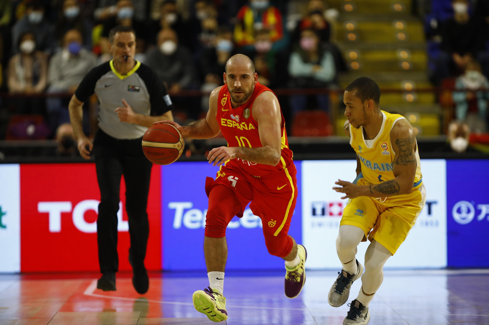 Las imágenes del emotivo encuentro entre España y Ucrania en Córdoba