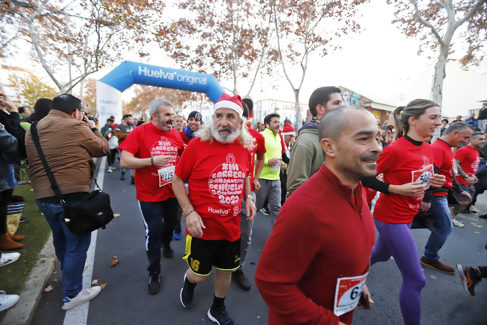 Imágenes de la XIII carrera de San Silvestre en Huelva