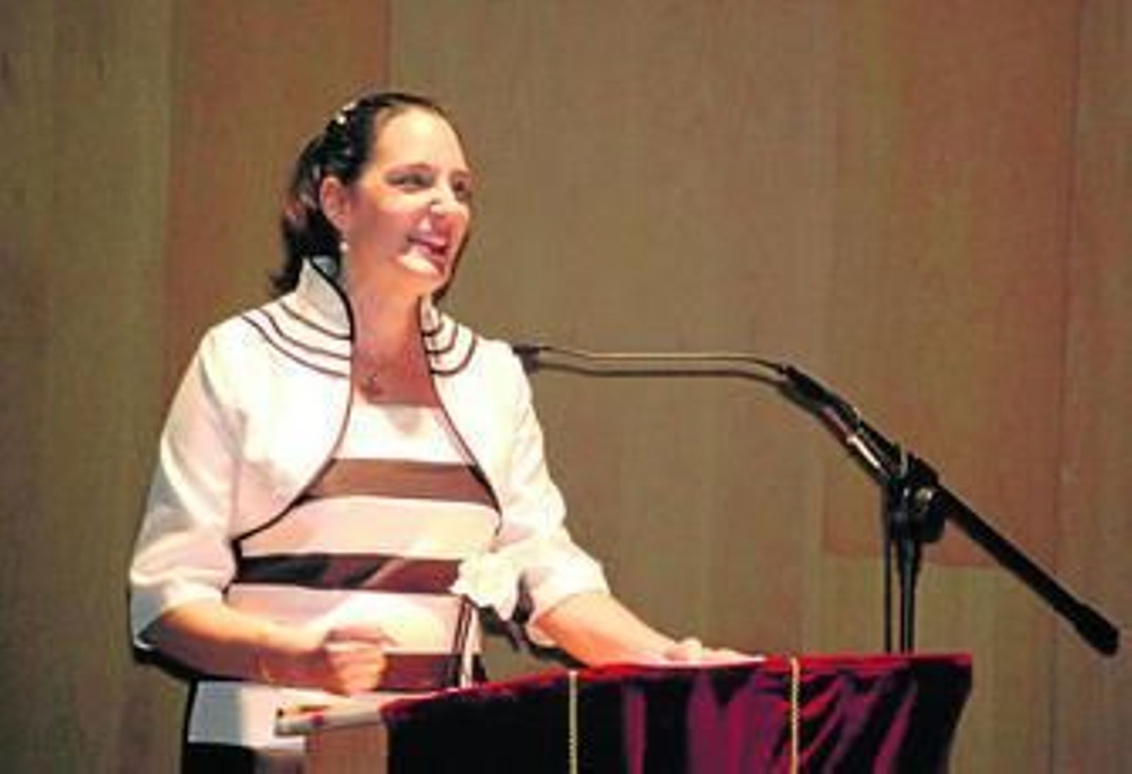 Lola Cristina Mata, ayer durante el pregón que pronunció en Baena.