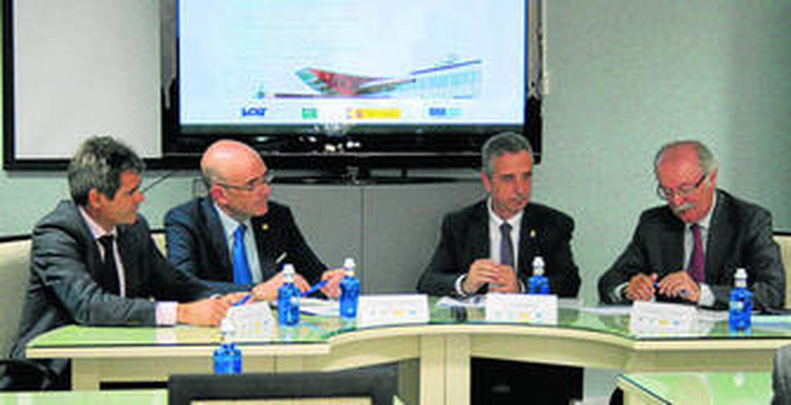 Manuel Pérez, Manuel Carmona, Juan Pérez y Miguel Luque, durante la inauguración.