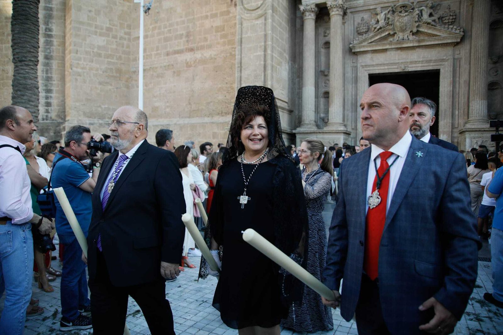 Imágenes de la procesión del Corpus Christi en Almería: así han sido la misa y la posterior marcha por la capital