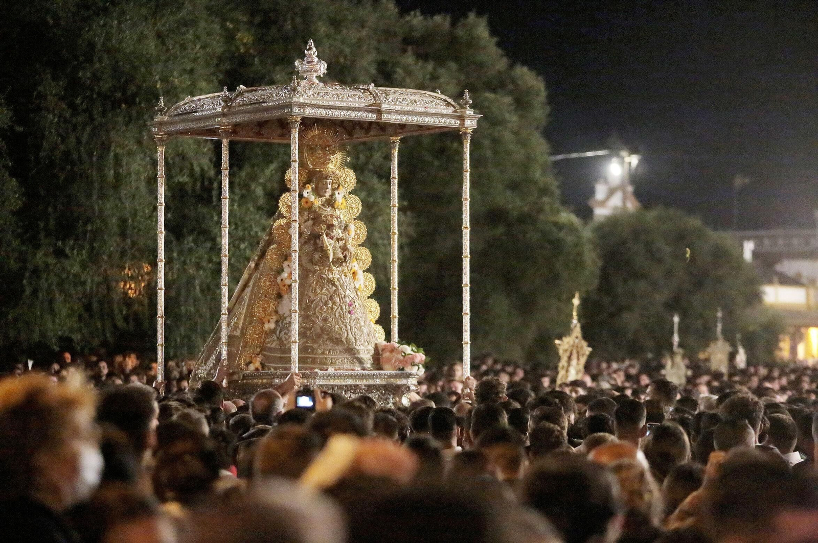 La Virgen del Rocío, en procesión en la última romería.