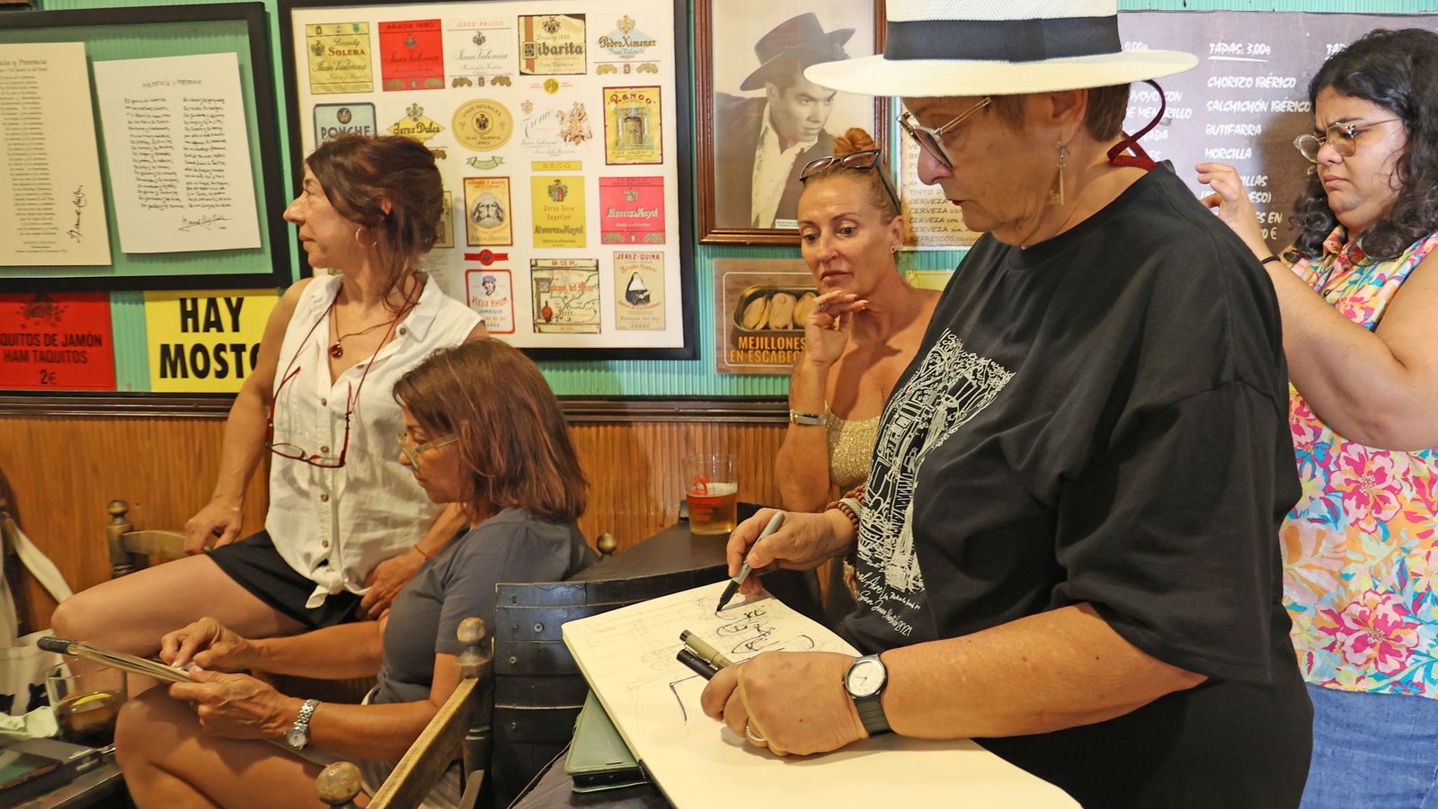 Varios artistas puertorriqueños, ayer en El Pasaje.