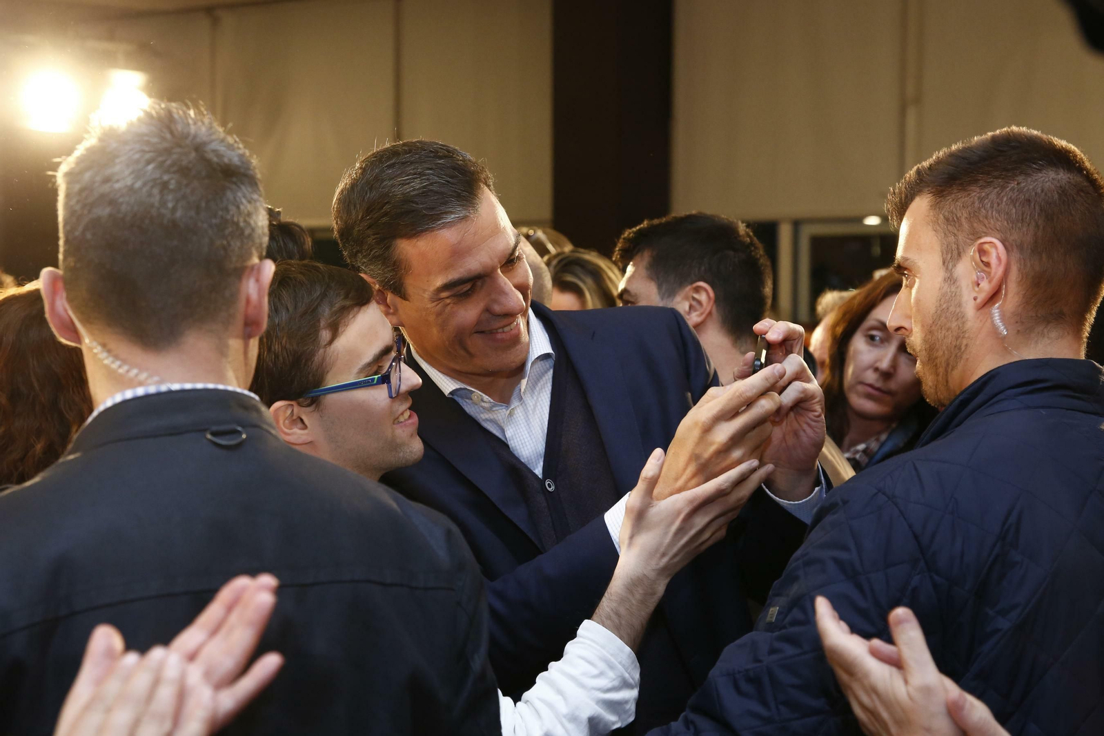 Imágenes del mitin de Pedro Sánchez en Granada