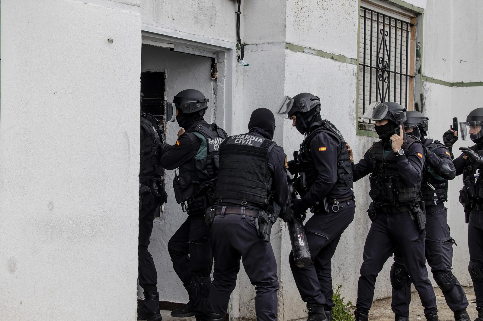 Imágenes de la interveción antidroga de la Guardia Civil en Barbate.