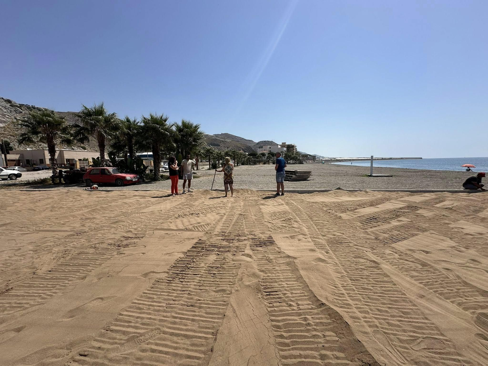 Están habilitando nuevas zonas de ocio y deporte en la playa