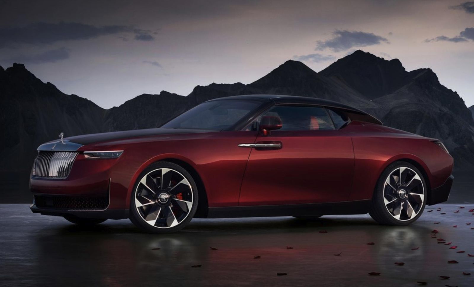 Un roadster con dos asientos y de 5,3 m por 29 millones, este es el Rolls-Royce Droptail