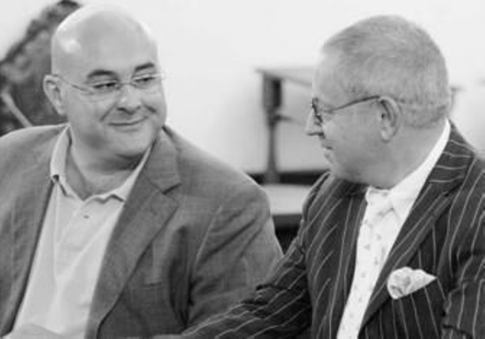 El concejal Manuel Aguilera y el abogado Javier Saavedra, ayer durante la rueda de prensa.