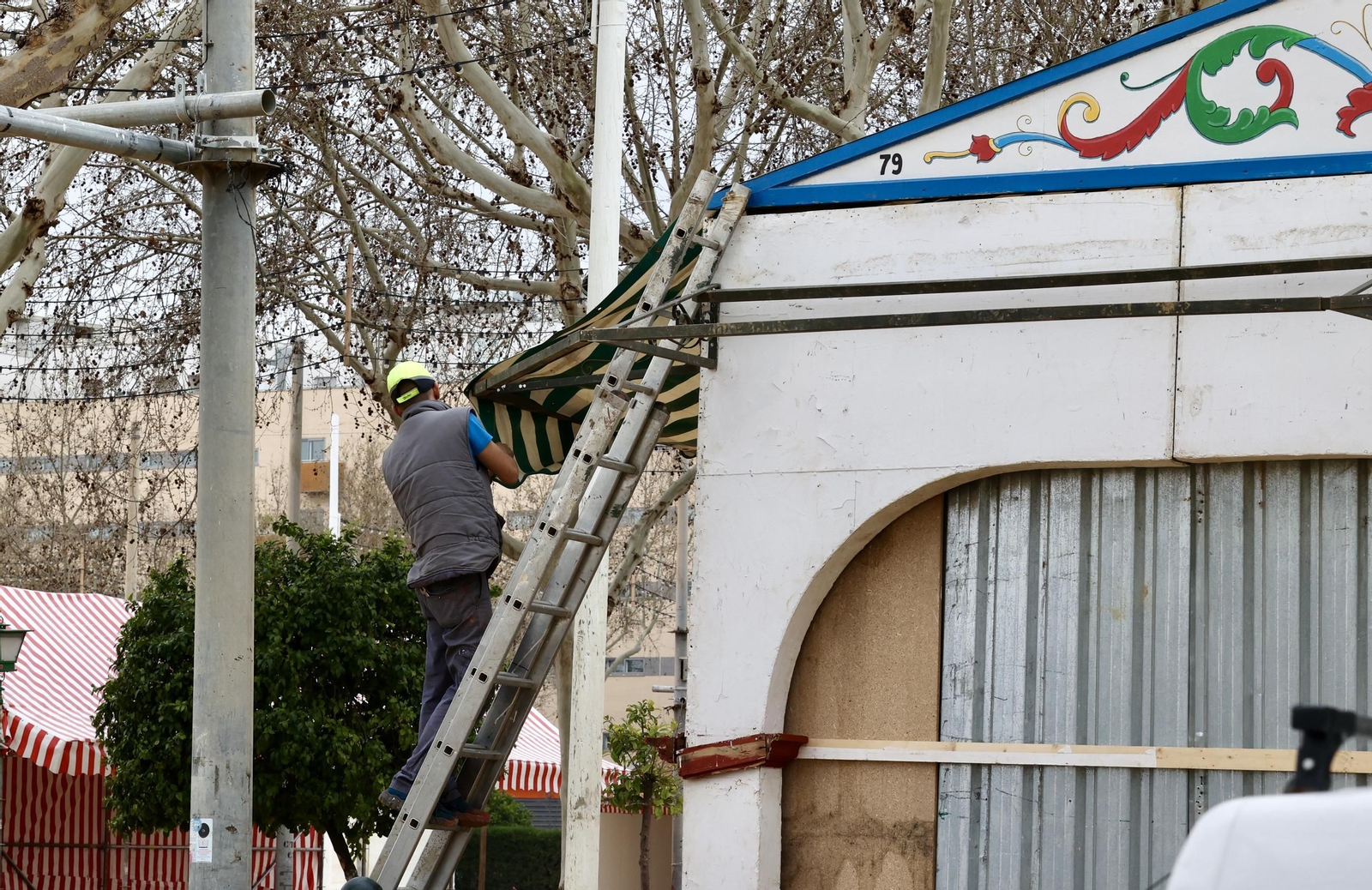 Así avanzan los trabajos del montaje de la Feria de Abril 2025