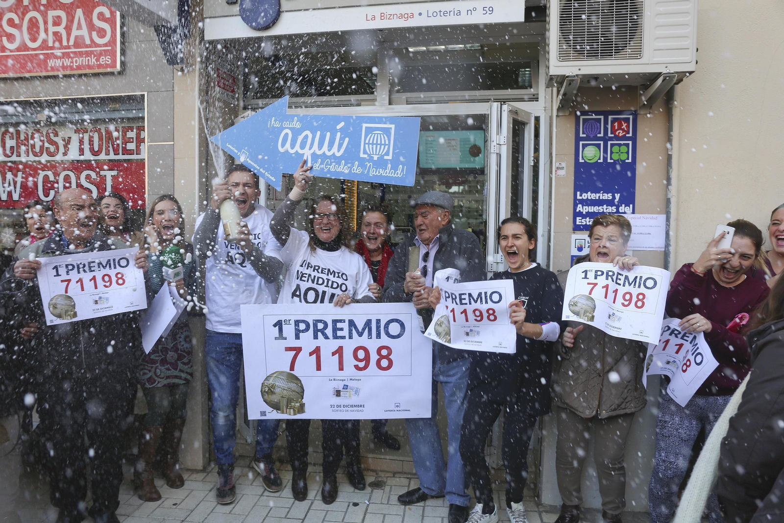 La Biznaga, en la calle Mármoles, celebra el Gordo vendido en 2017.