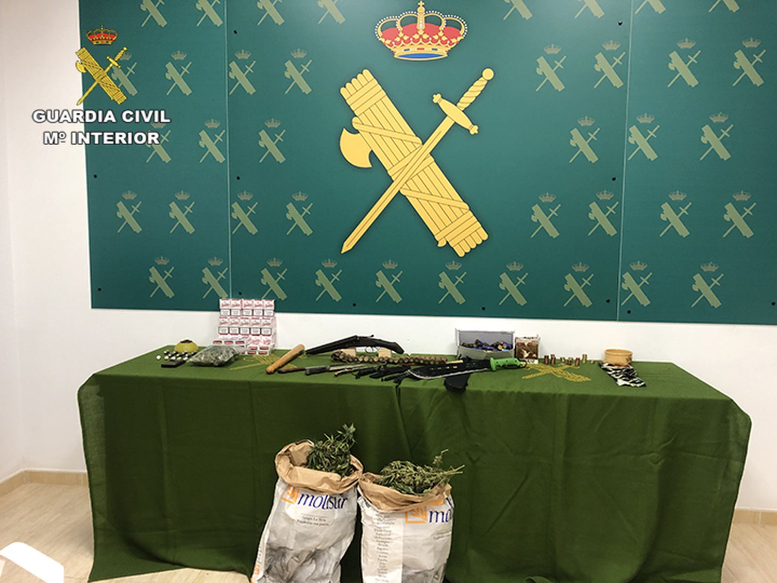 Material incautado por la Guardia Civil