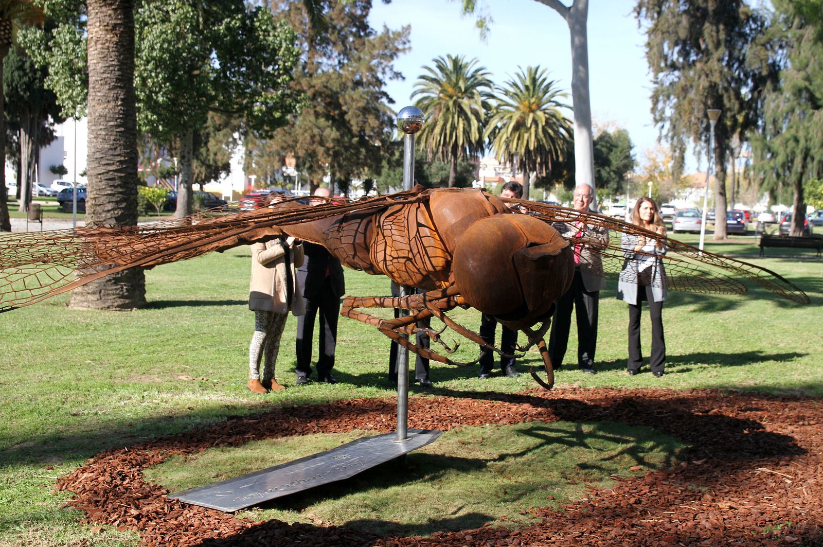 Inauguración de la escultura del artista onubense Víctor Pulido 'Imago', en imágenes