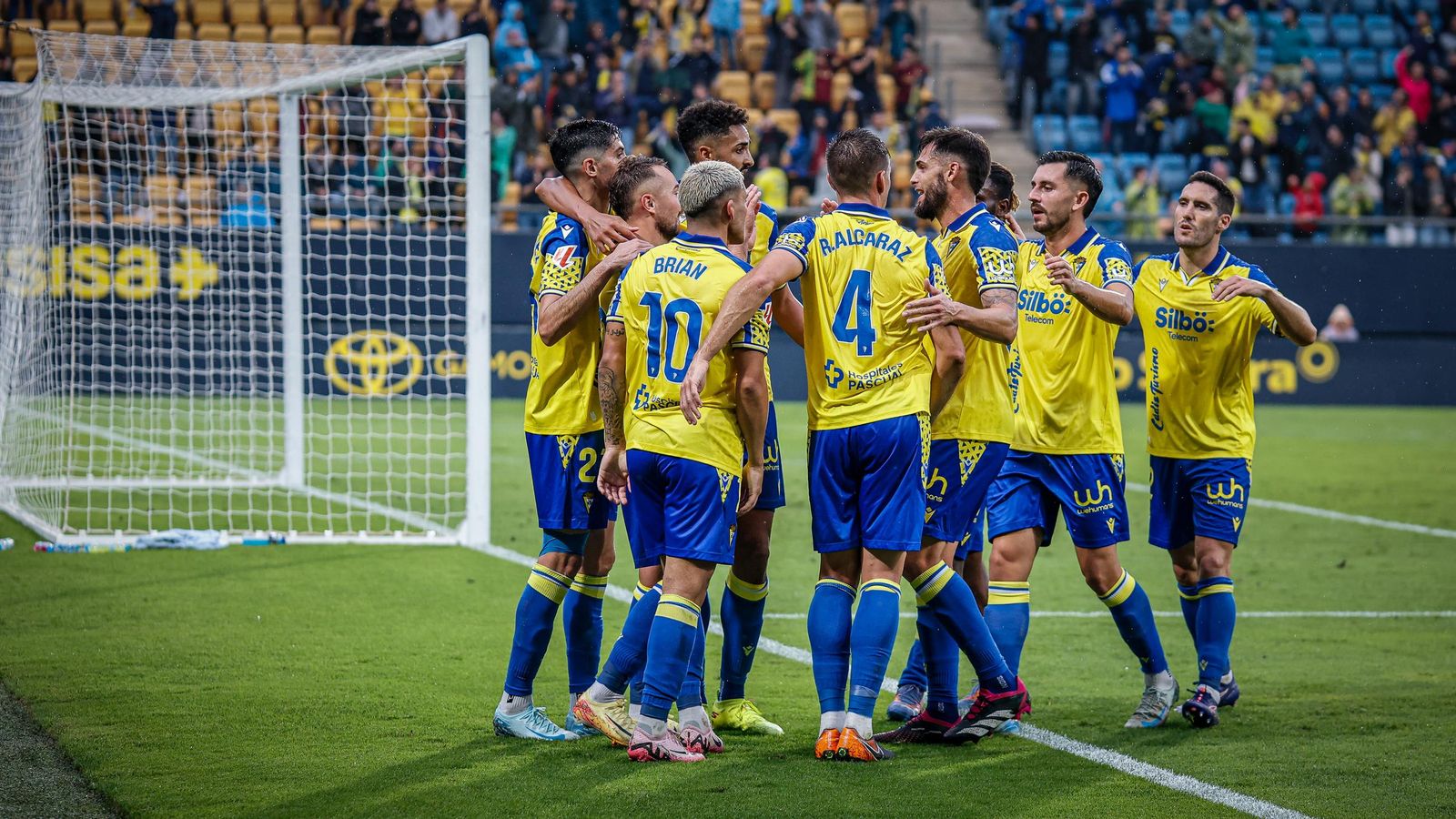 Búscate entre las imágenes del partido de futbol Cádiz CF - Málaga CF