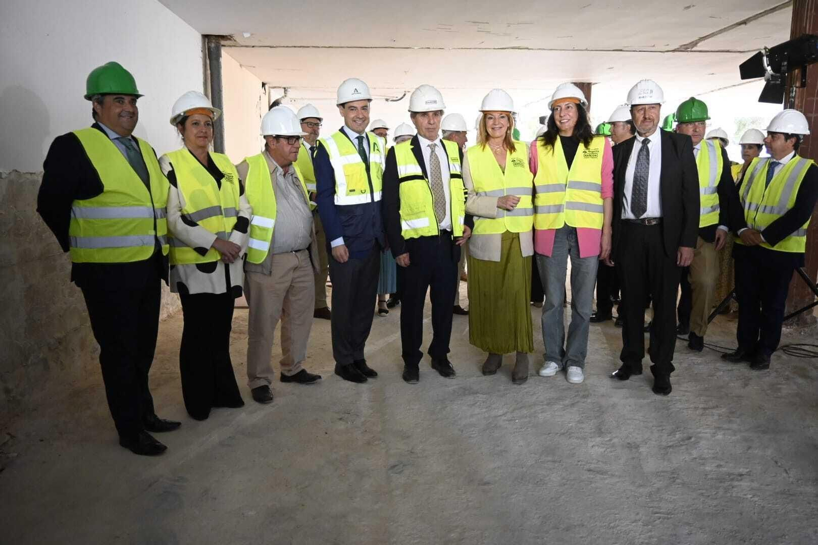 Visita las obras de reforma de la residencia de mayores La Orden de Huelva.