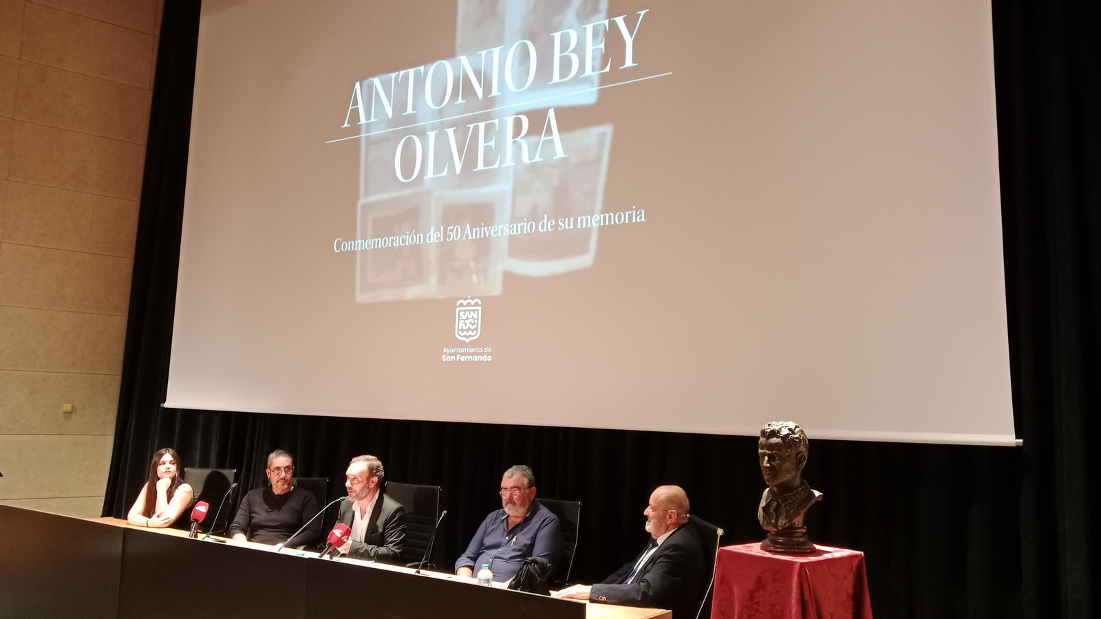 Acto de homenaje a Antonio Bey Olvera en San Fernando