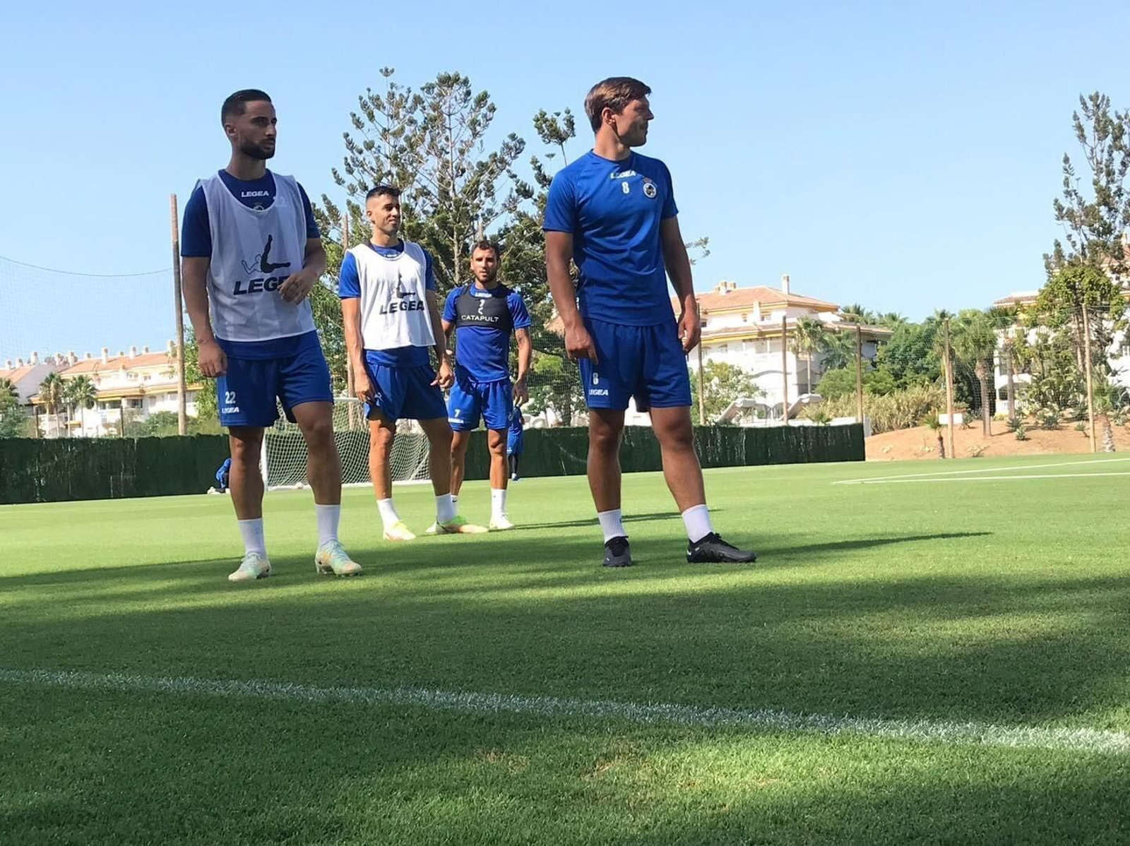 Bobby Duncan (d), durante un entrenamiento