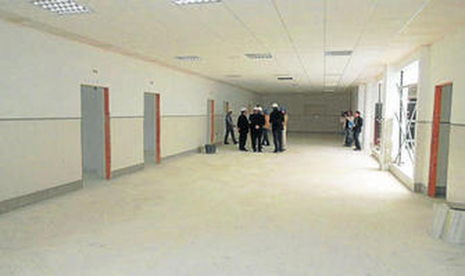 El interior del centro de salud de la Paz.