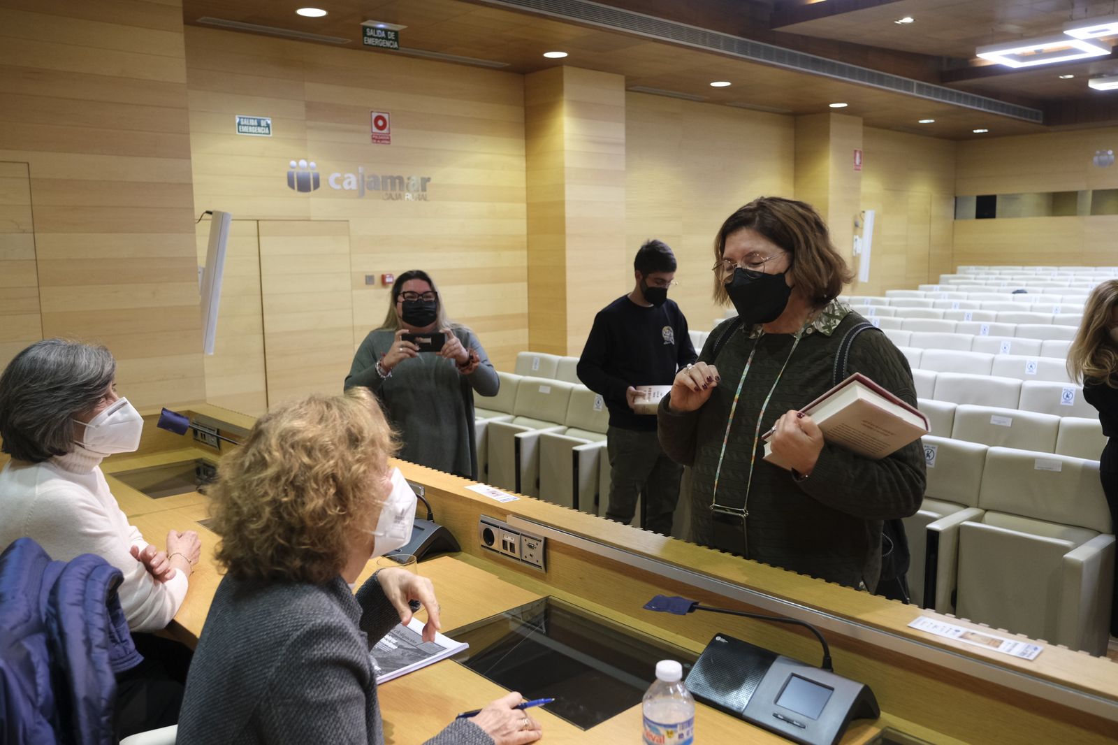 Fotogalería Diario de los Libros, con Julia Navarro. Almería