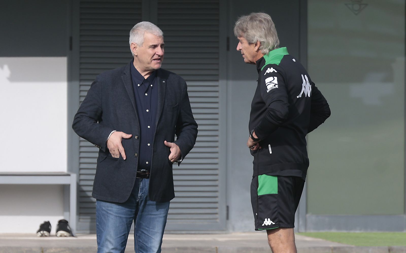 Antonio Cordón dialoga con Pellegrini en un entrenamiento.