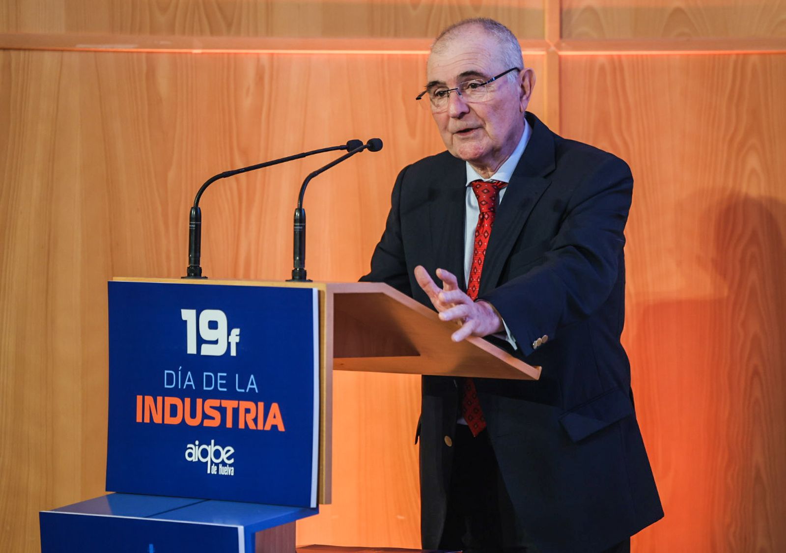 Fotografías del Día de la Industria en Andalucía 2026 y entrega el Premio Aiqbe a la Trayectoria Industrial a Juan Manuel Díaz del Valle
