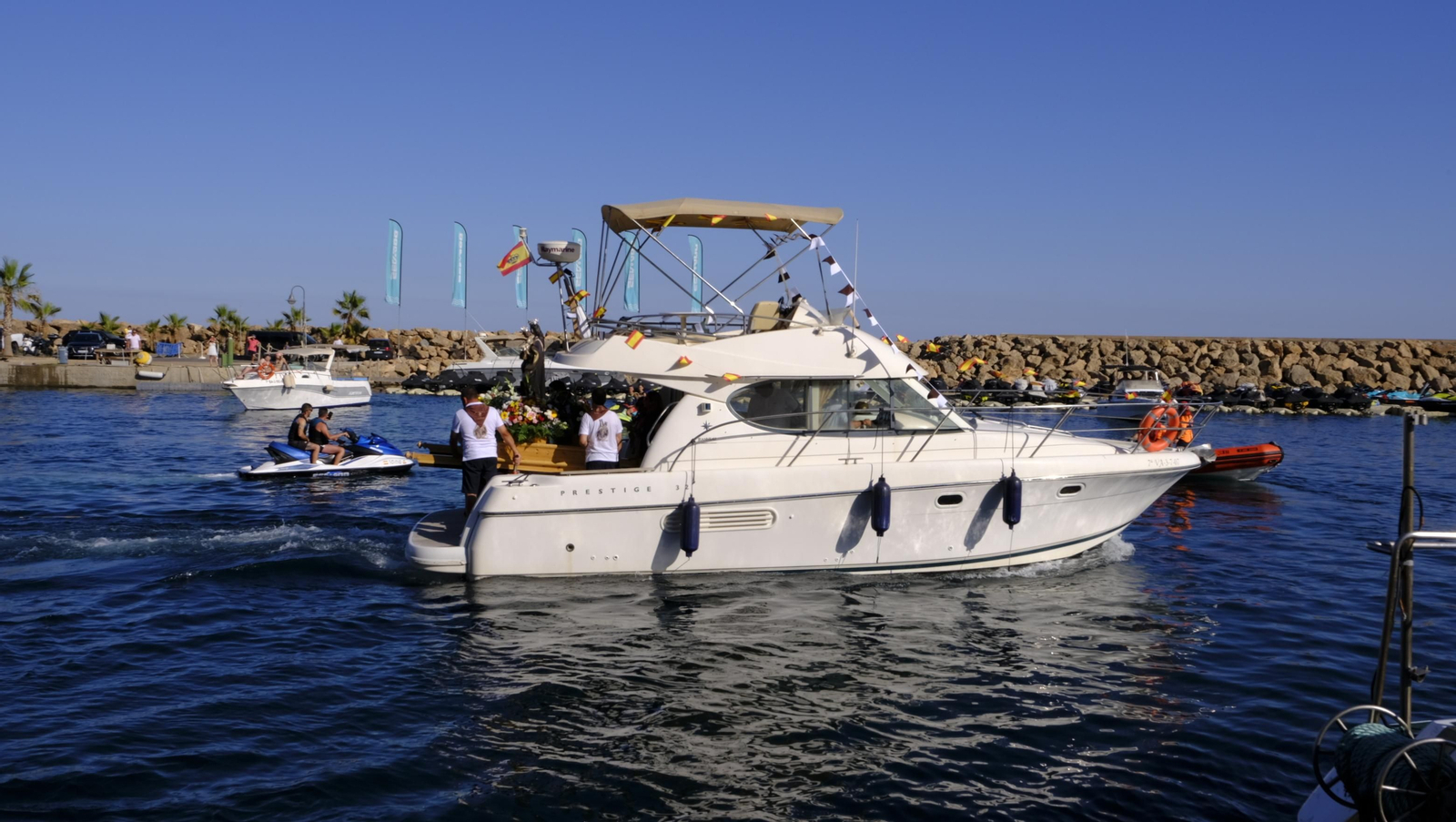 Procesión marinera de la Virgen del Carmen en Aguadulce