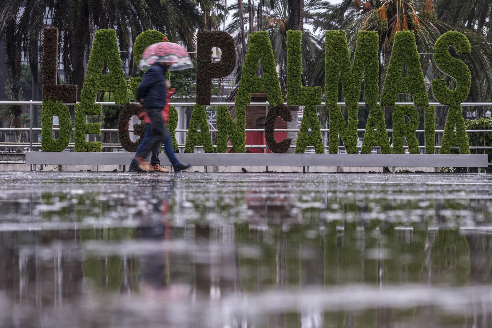 La lluvia ya ha hecho acto de presencia en Las Palmas.