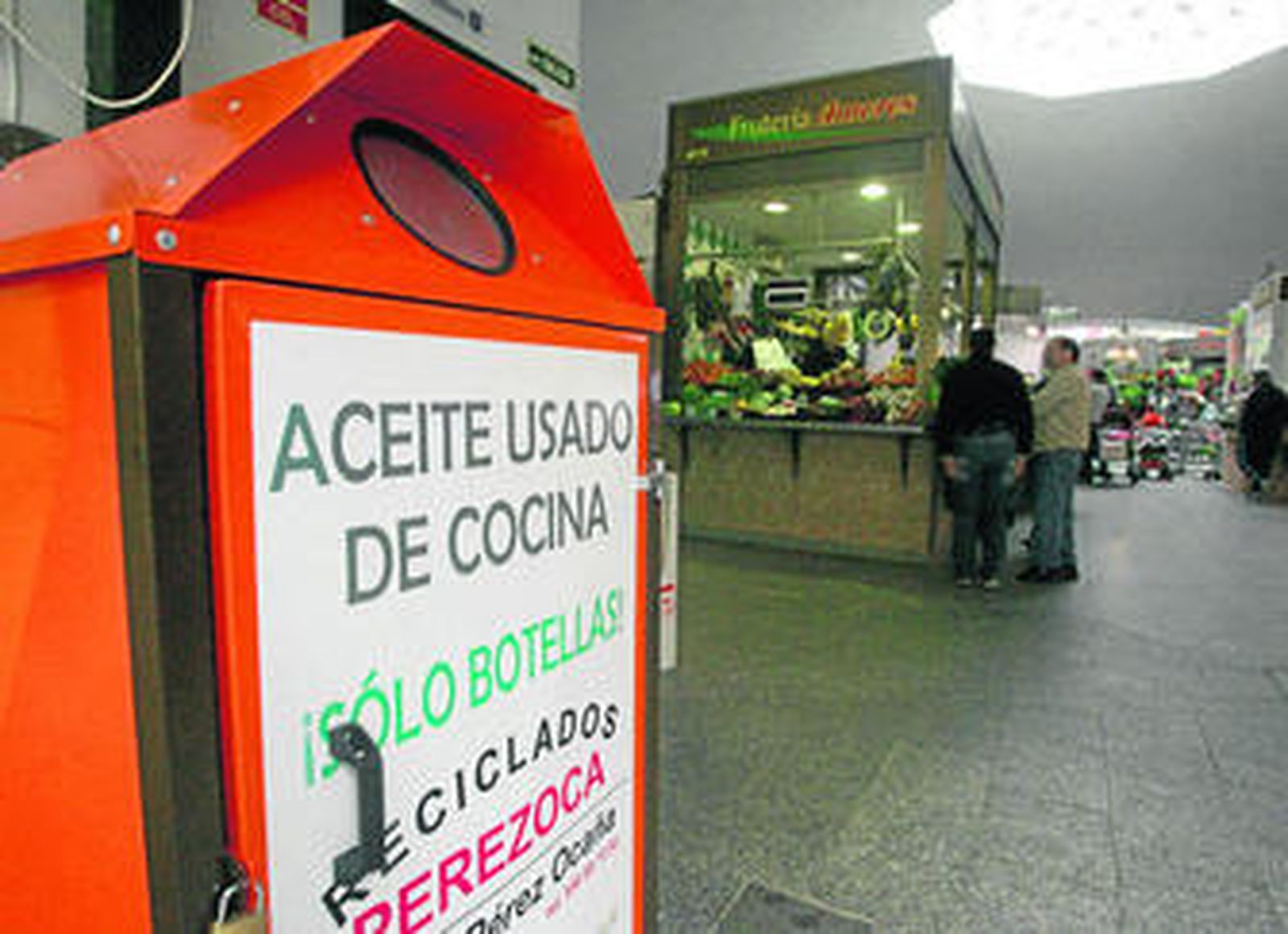 Uno de los dos contenedores instalados desde el viernes pasado en el mercado Ingeniero Torroja.