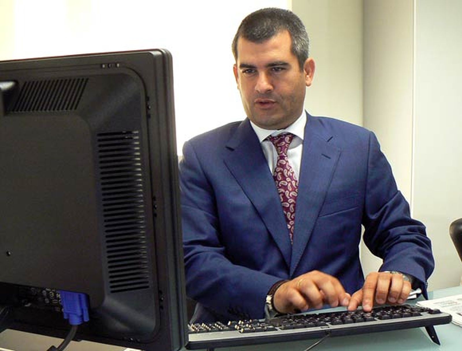 Vega: "El acuerdo de gobierno recoge el sentir del pueblo y no lo considero un fraude"