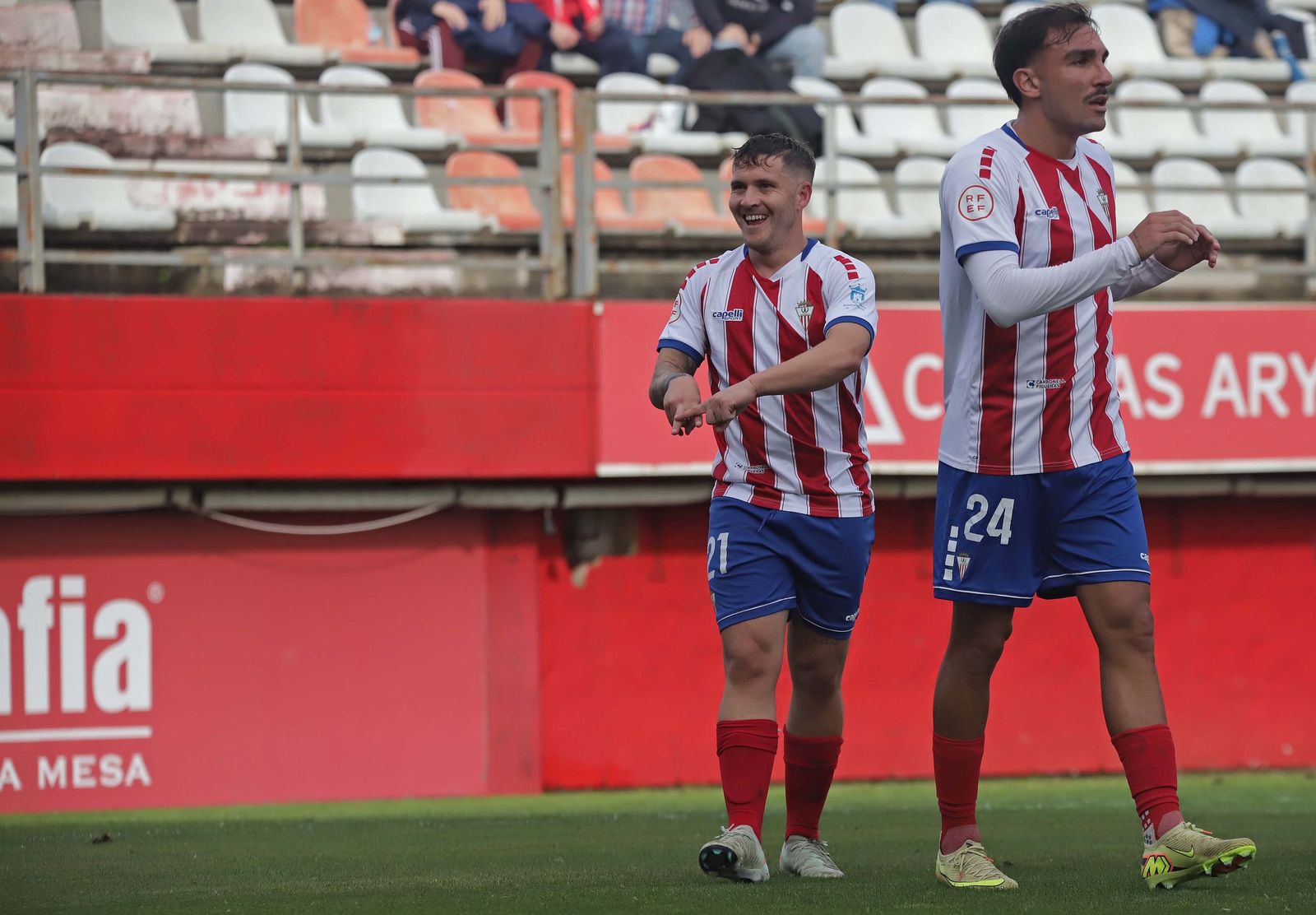 Las mejores fotos del Algeciras - Betis Deportivo de Primera Federación