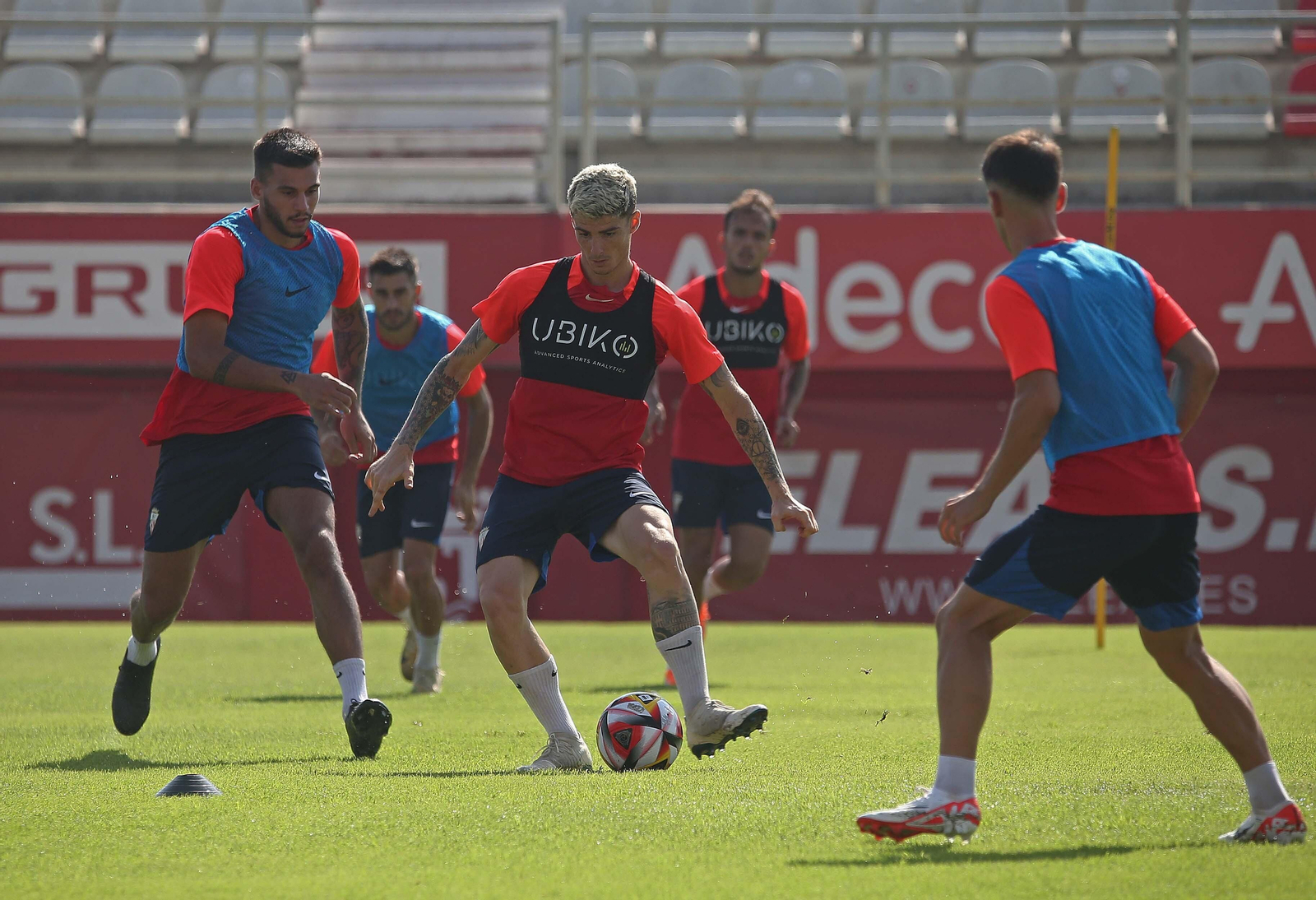 Fotos del entrenamiento del Algeciras CF en el estadio Nuevo Mirador