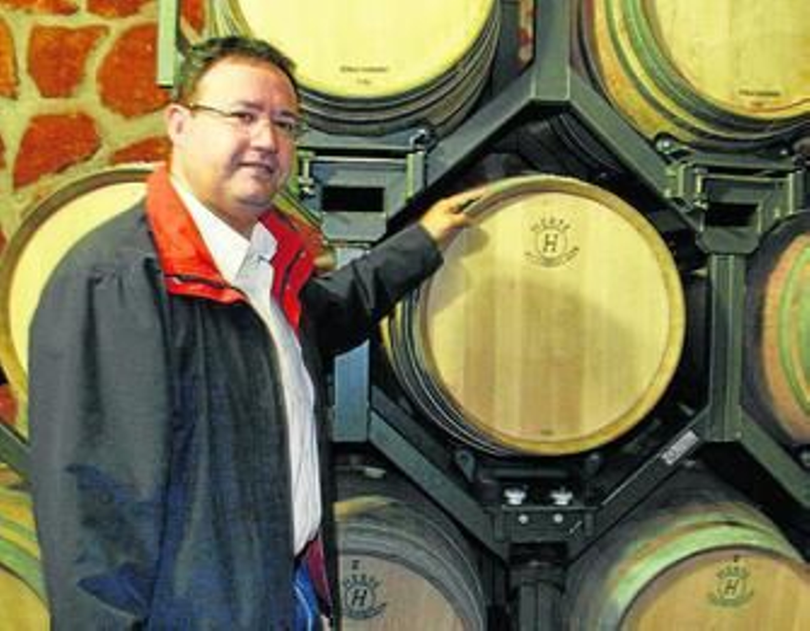 Diego Gea, gerente de Agro-Promobys en la Bodega Viñalmanzora.