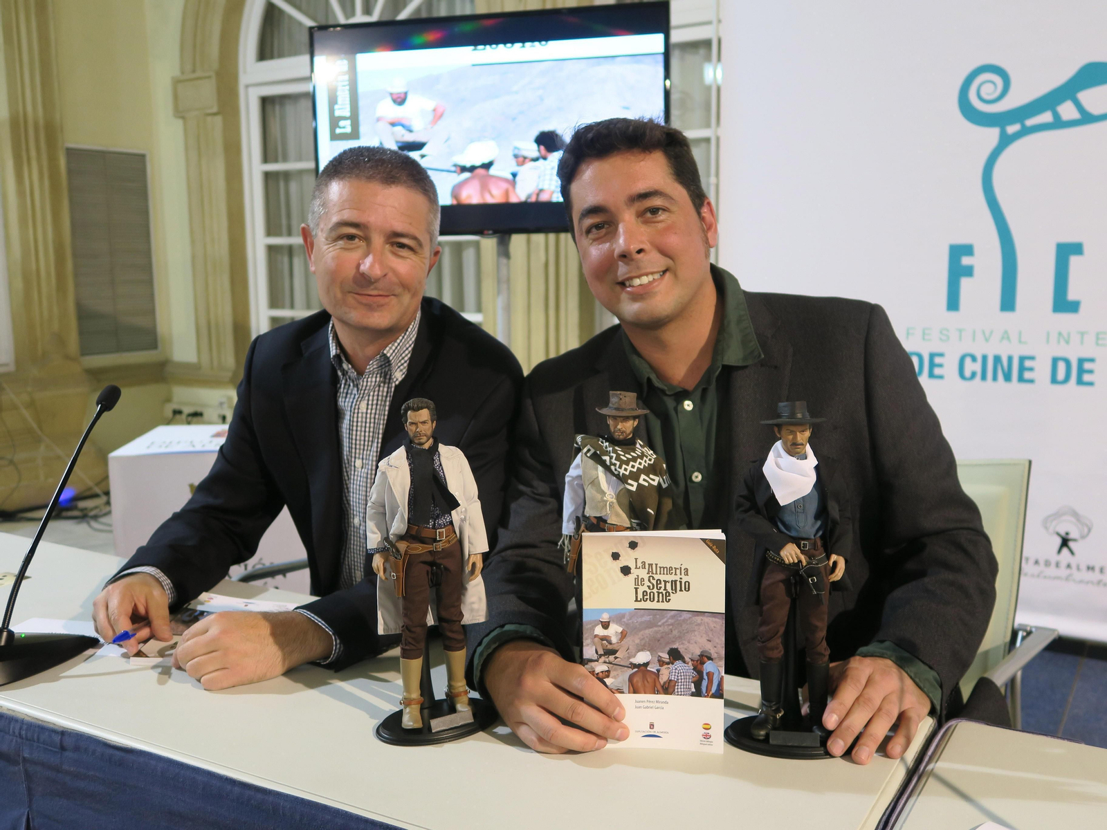 Juanen Pérez Miranda y Juan Gabriel García, durante la presentación.