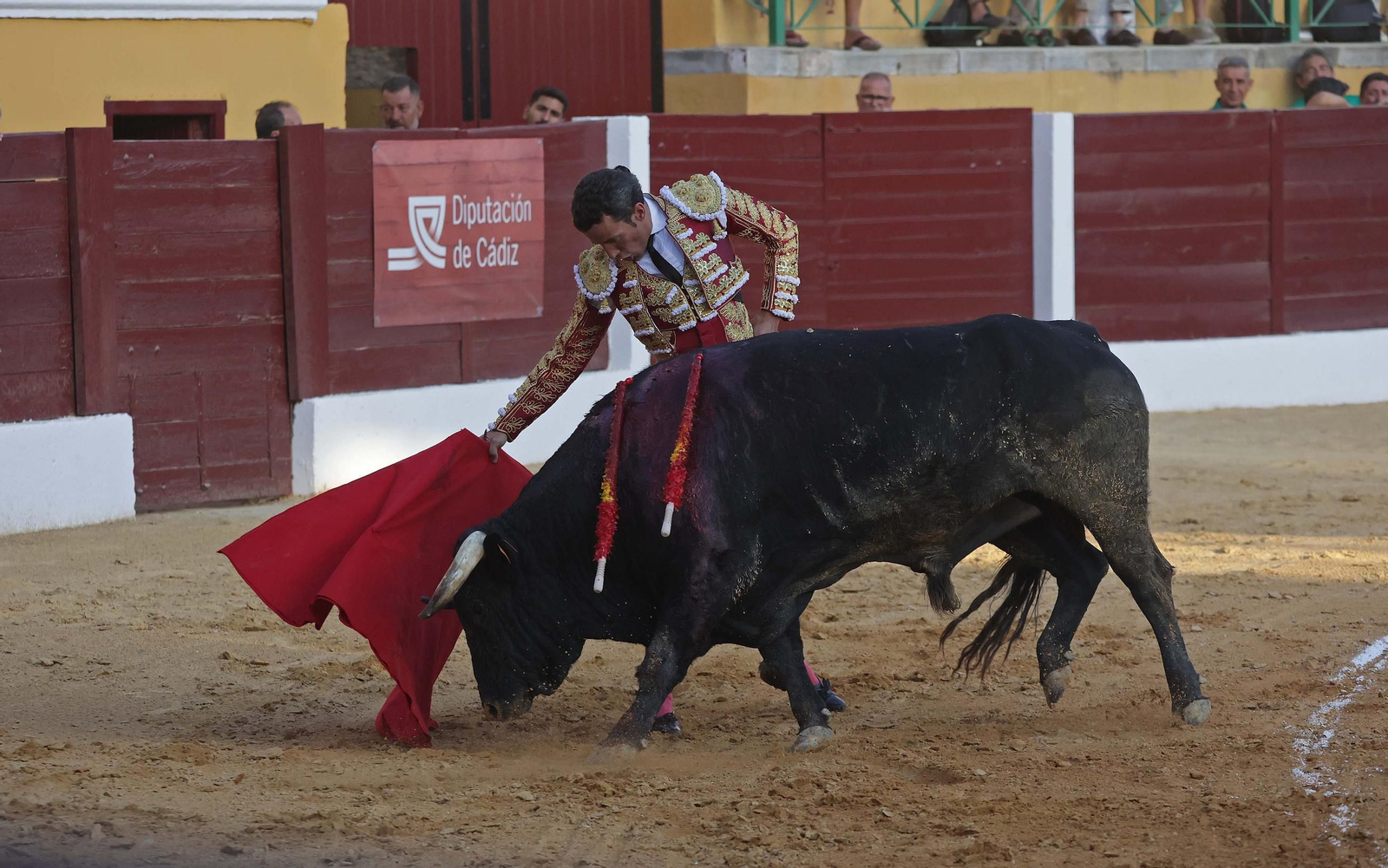 Fotos de la corrida del viernes de la Feria de La Línea: Morante de la Puebla, Talavante y David de Miranda Fotos de la corrida del viernes de la Feria de La Línea: Morante de la Puebla, Talavante y David de Miranda