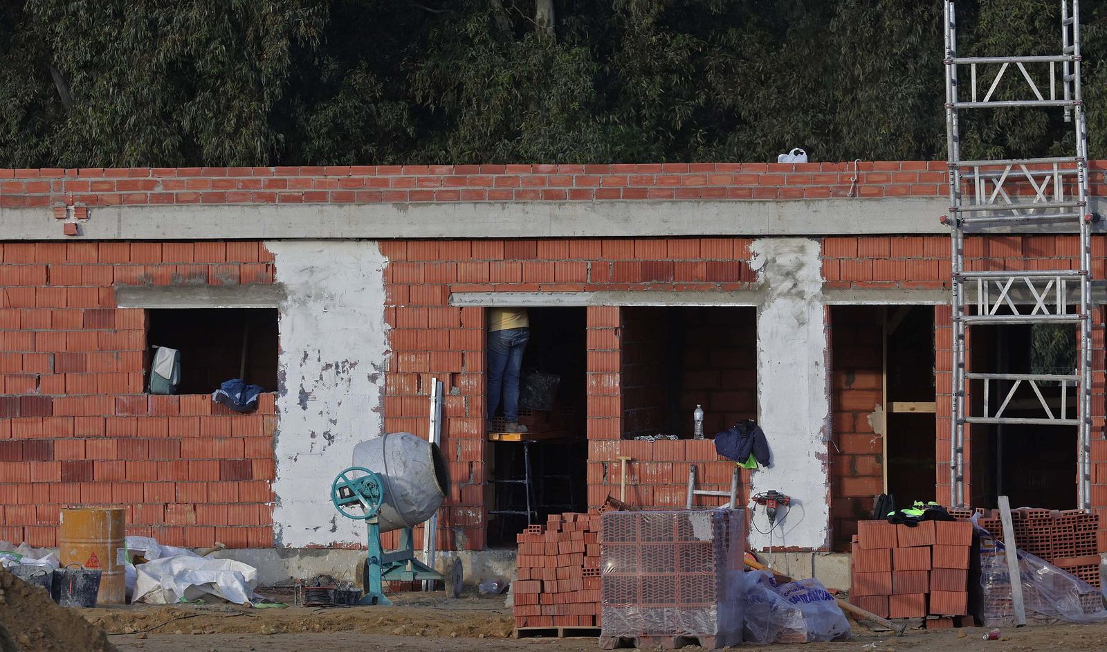 Así van las obras del aparcamiento de La Menacha junto al Nuevo Mirador