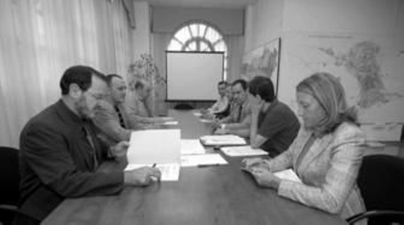 El delegado de Cultura y la concejal de Urbanismo, entre otros, durante la reunión de ayer.