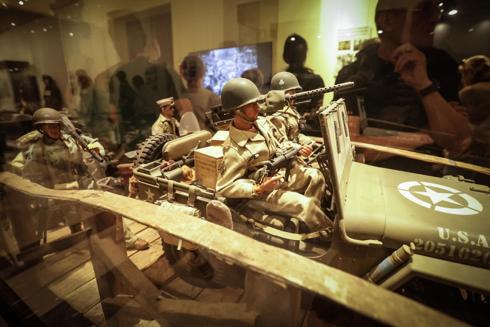 Imágenes de la exposición de maquetas de la II Guerra Mundial en los Claustros de Jerez Imágenes de la exposición de maquetas de la II Guerra Mundial en los Claustros de Jerez