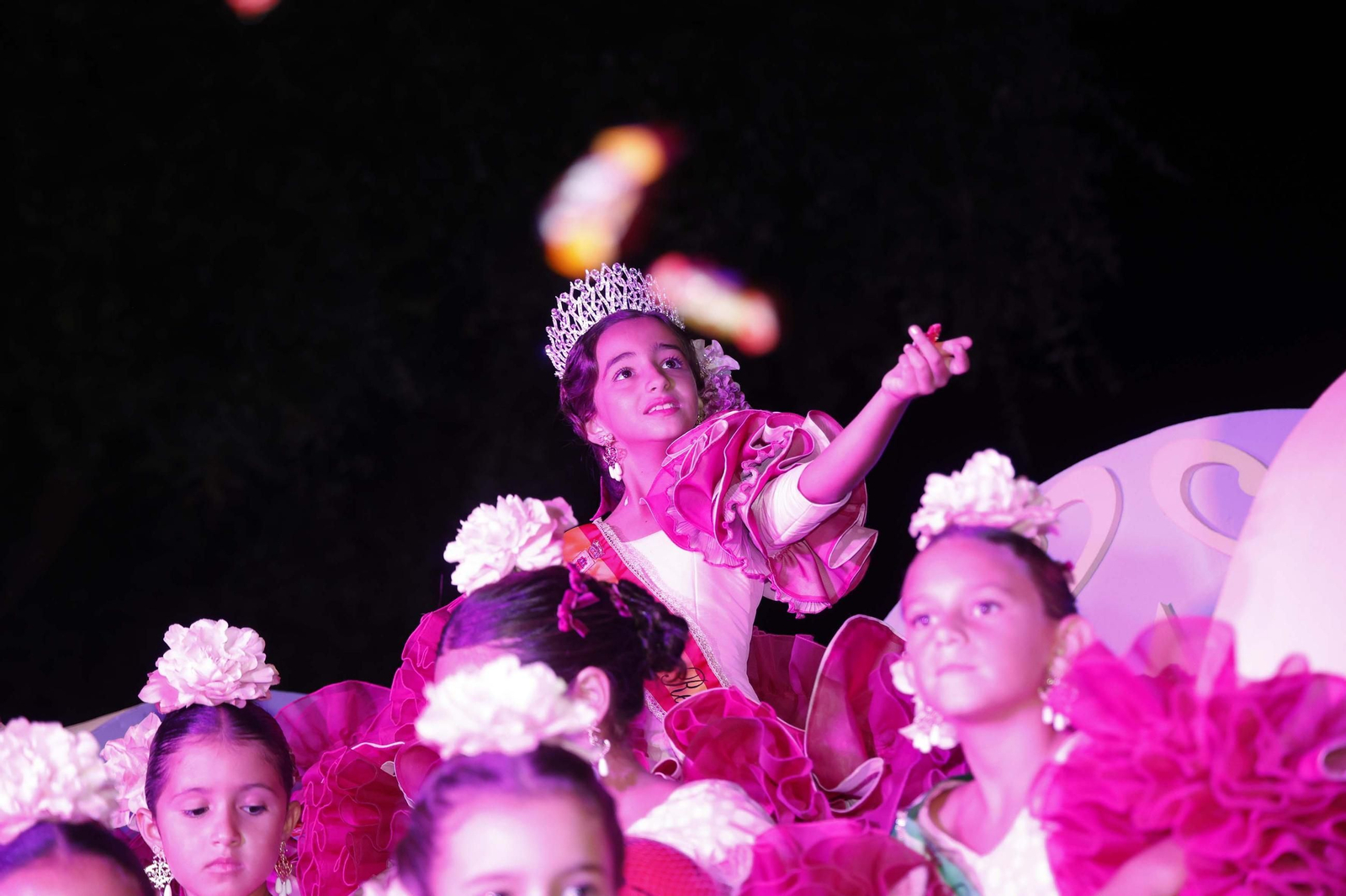 Búscate en las fotos de la cabalgata de la Feria Real de San Roque 2025