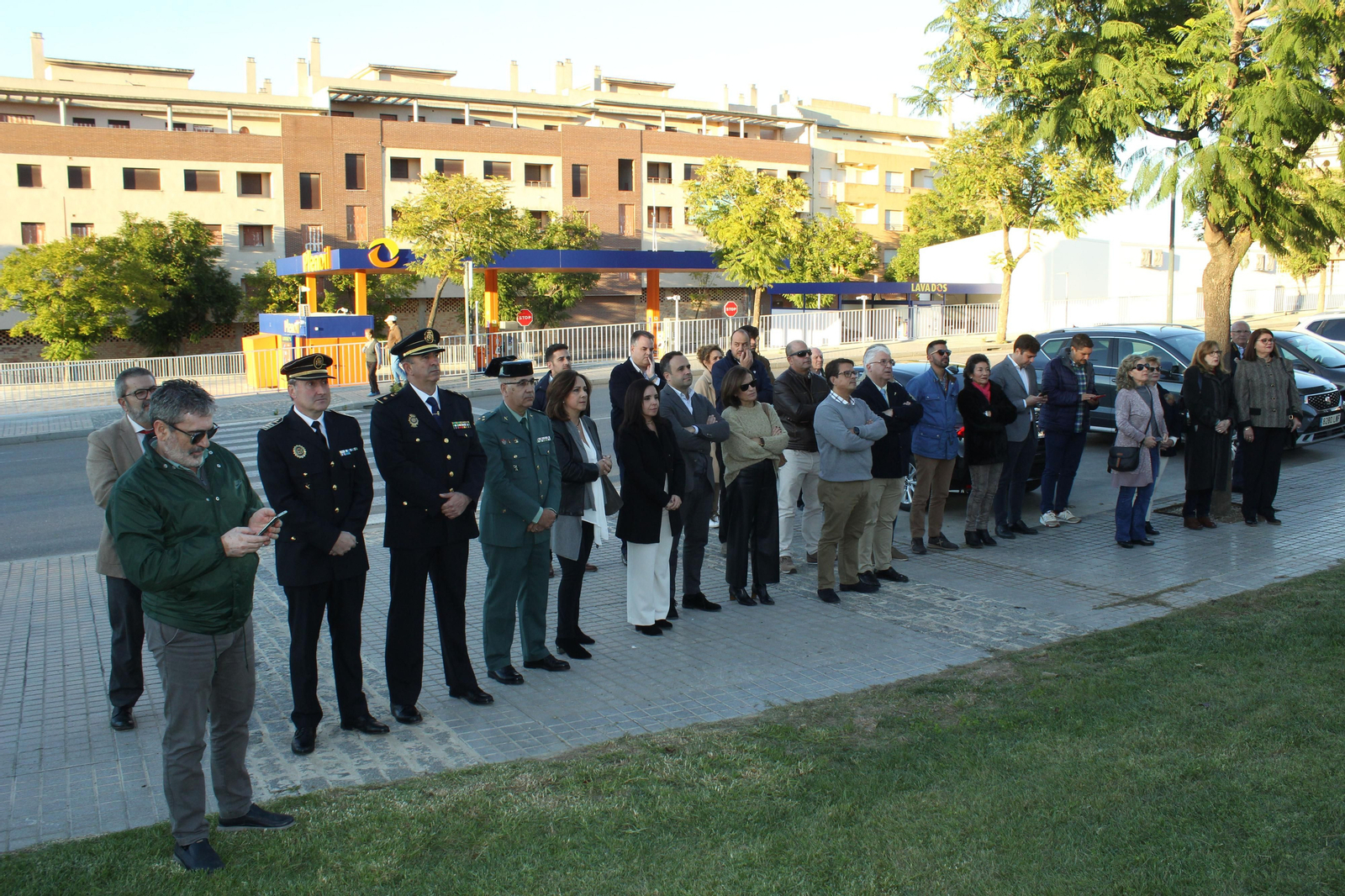La inauguración de la escultura en recuerdo de las víctimas del Covid en Lucena, en imágenes