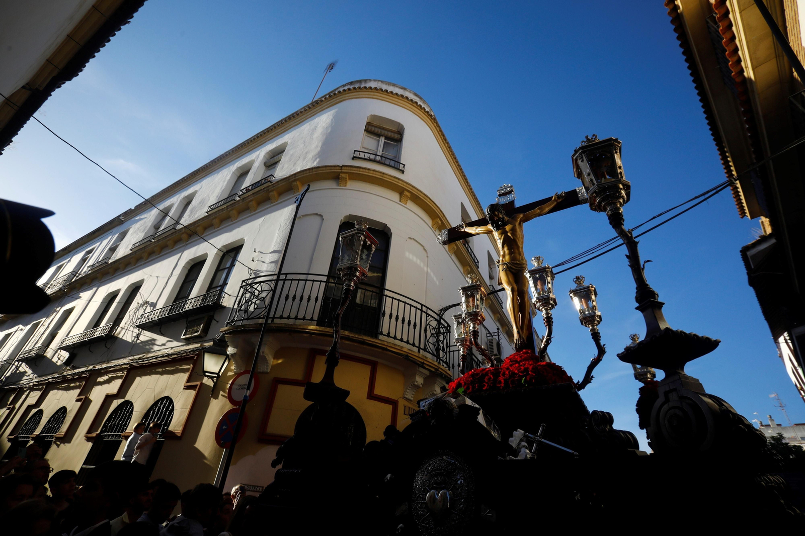 Viernes Santo en Córdoba: la procesión de los Dolores, en imágenes