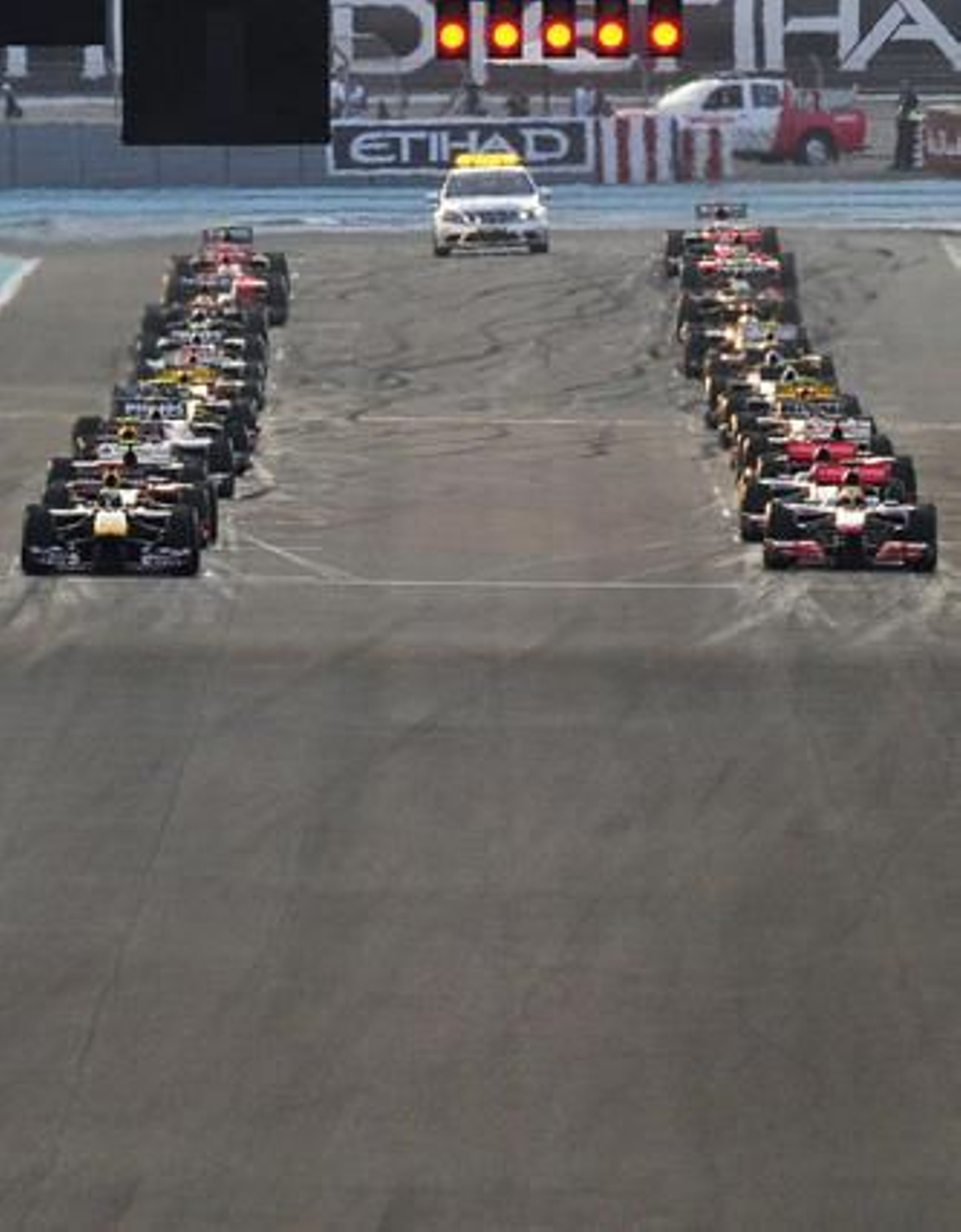 Inicio del Gran Premio de Abu Dhabi.

Foto: AFP Photo