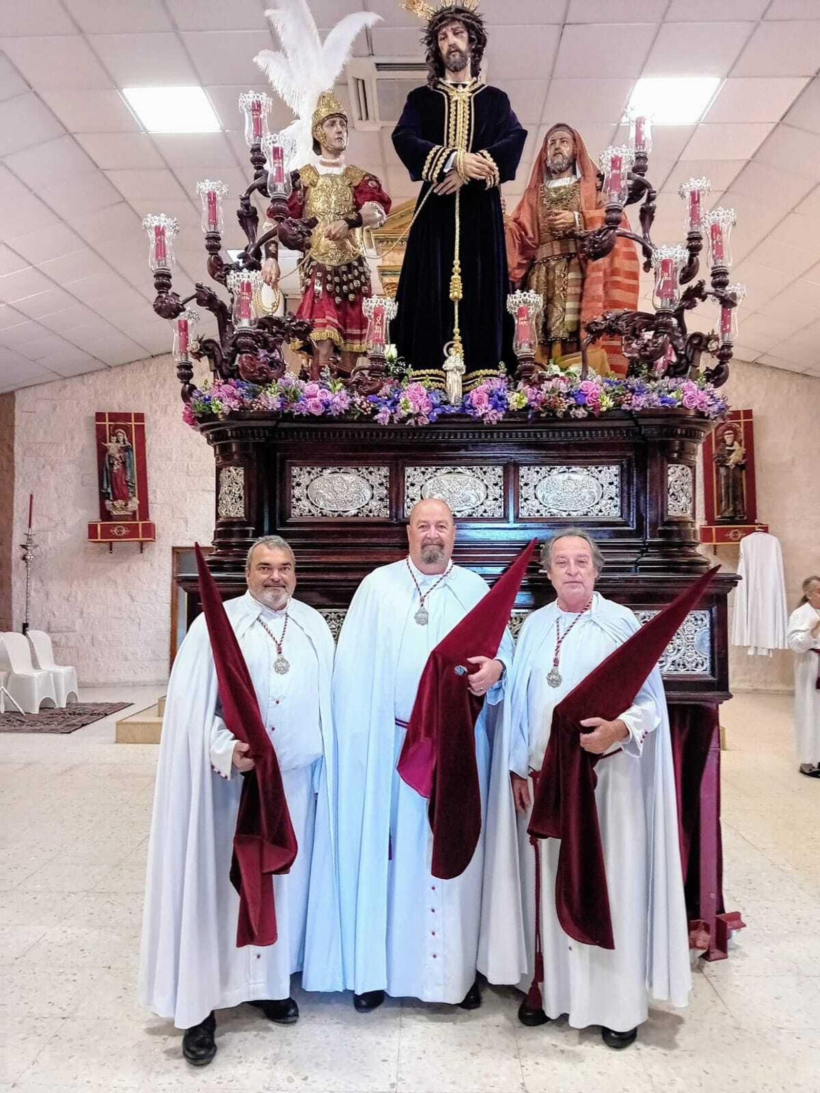 Las imágenes del Martes Santo en Chiclana 2024: El Amor y Afligidos