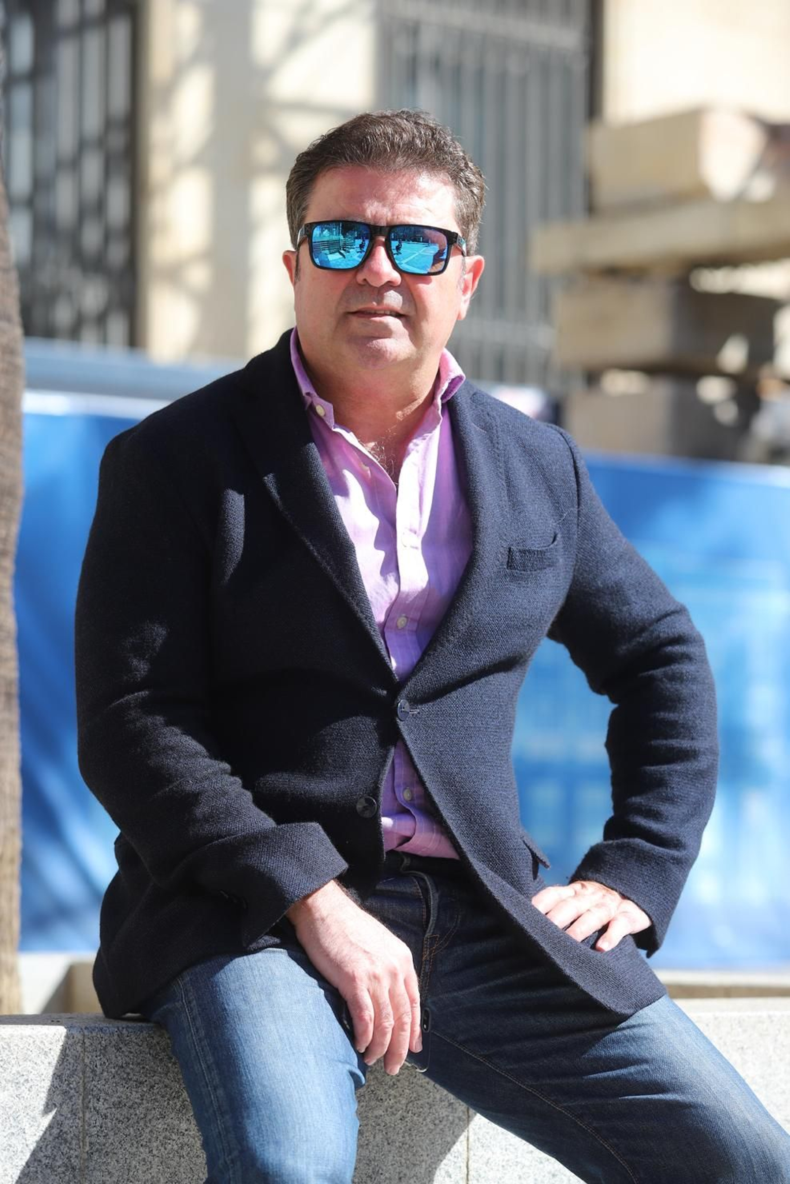 José Manuel Andújar en la plaza de las Monjas de la capital onubense.