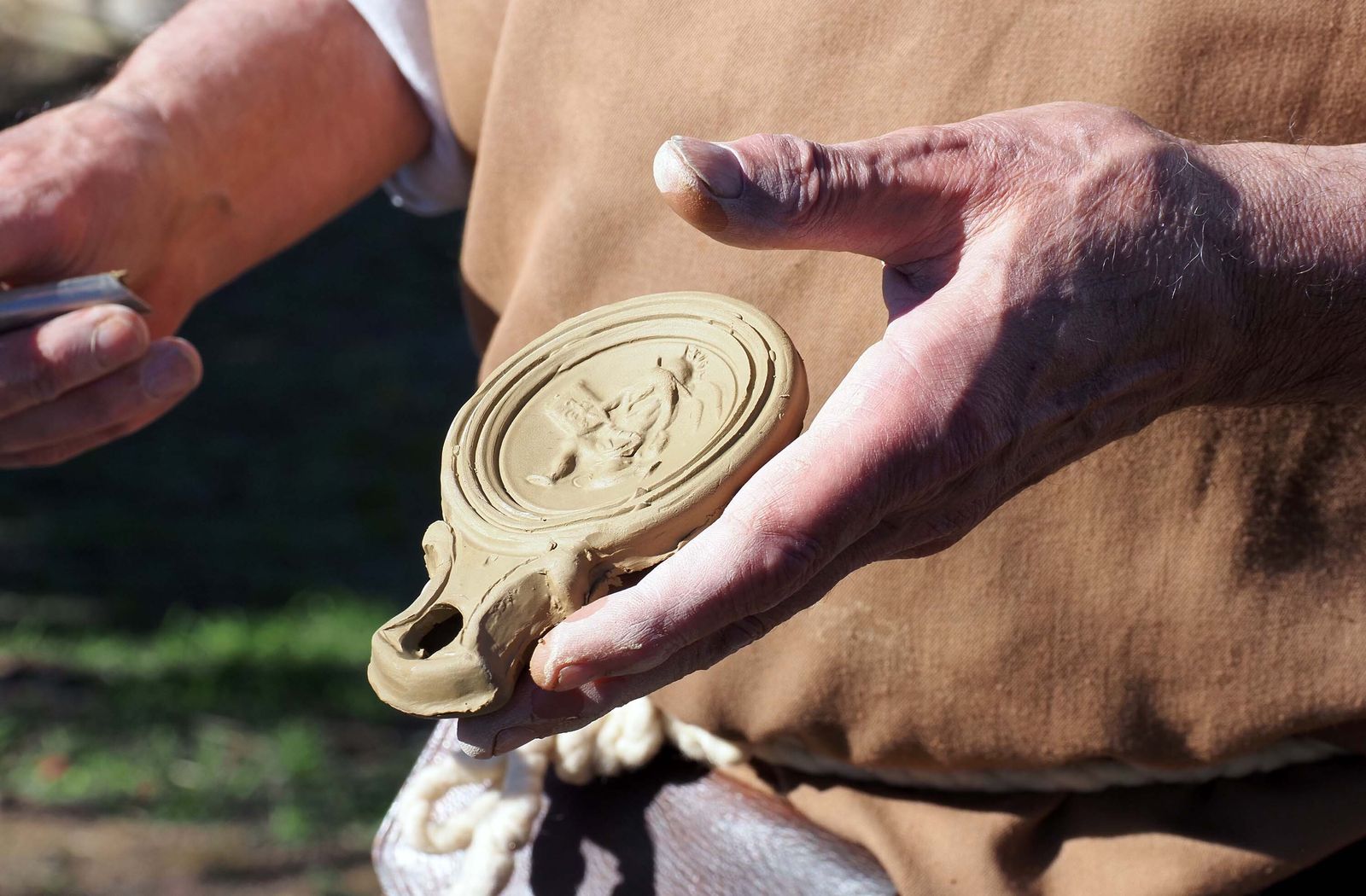 Las mejores imágenes de la recreación en Tharsis de la llegada del oro que llevarán los Reyes Magos a Belén